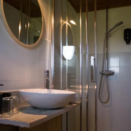 - Restaurant U Santu Petru Hotell *