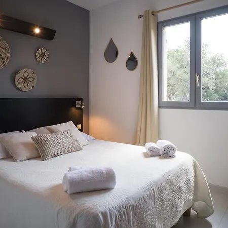 - Restaurant U Santu Petru Hotell Saint-Florent (Corsica)