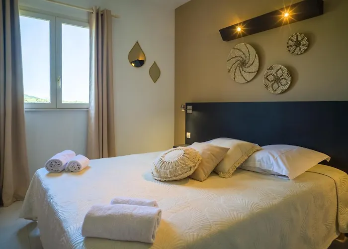 - Restaurant U Santu Petru Hotell
