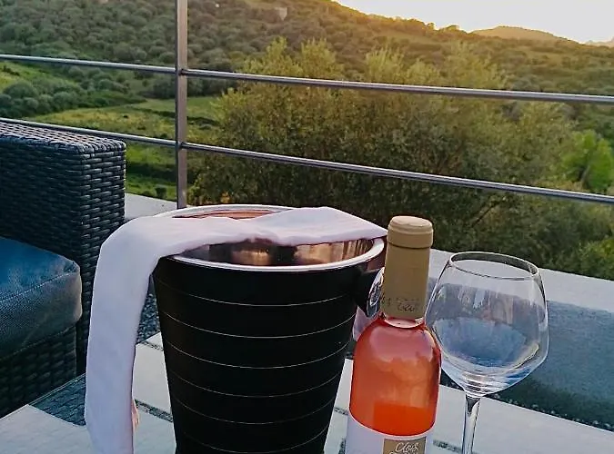 - Restaurant U Santu Petru Hotell Saint-Florent (Corsica)