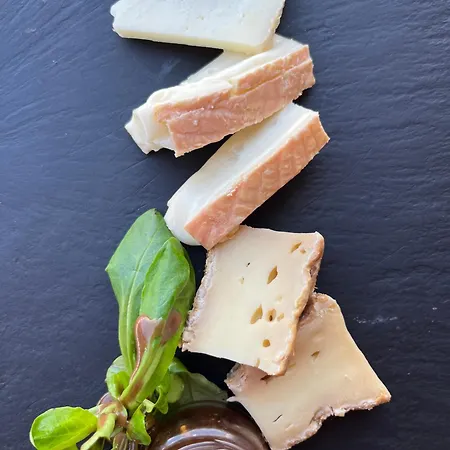 - Restaurant U Santu Petru *