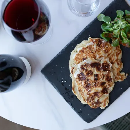 - Restaurant U Santu Petru Hotel *