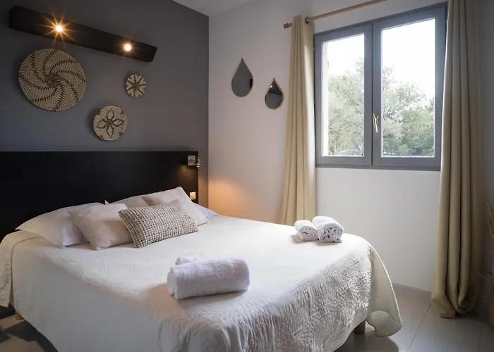 - Restaurant U Santu Petru Отель Сен-Флоран